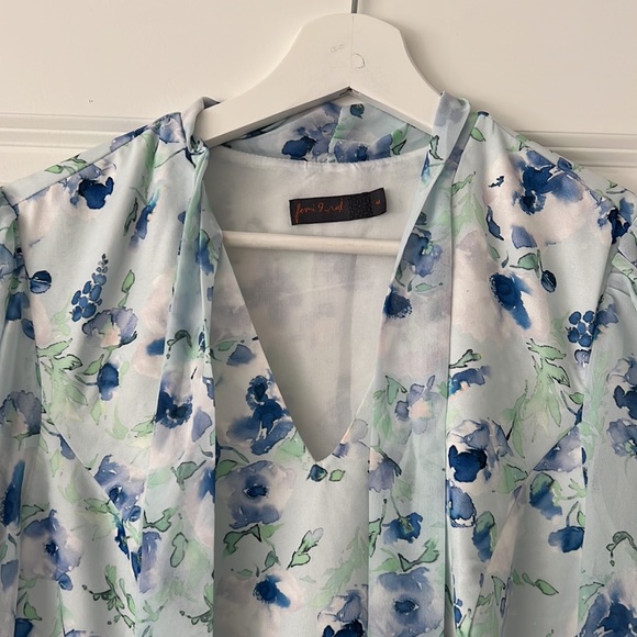 Femi9 Floral maxi dress. Size M - Picture 3 of 5